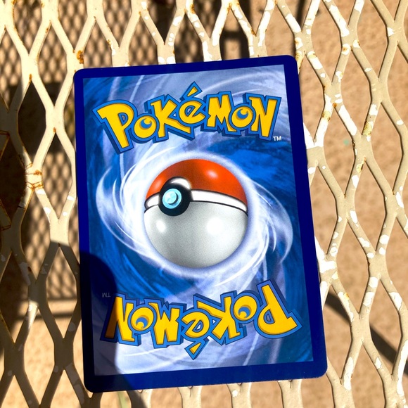 MEW V POKÉMON CARD - Picture 2 of 2